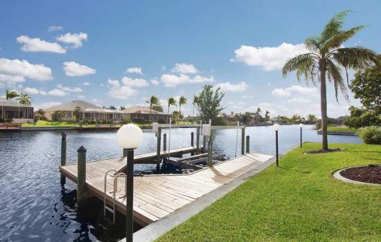 Villa Manatee Dock w canal